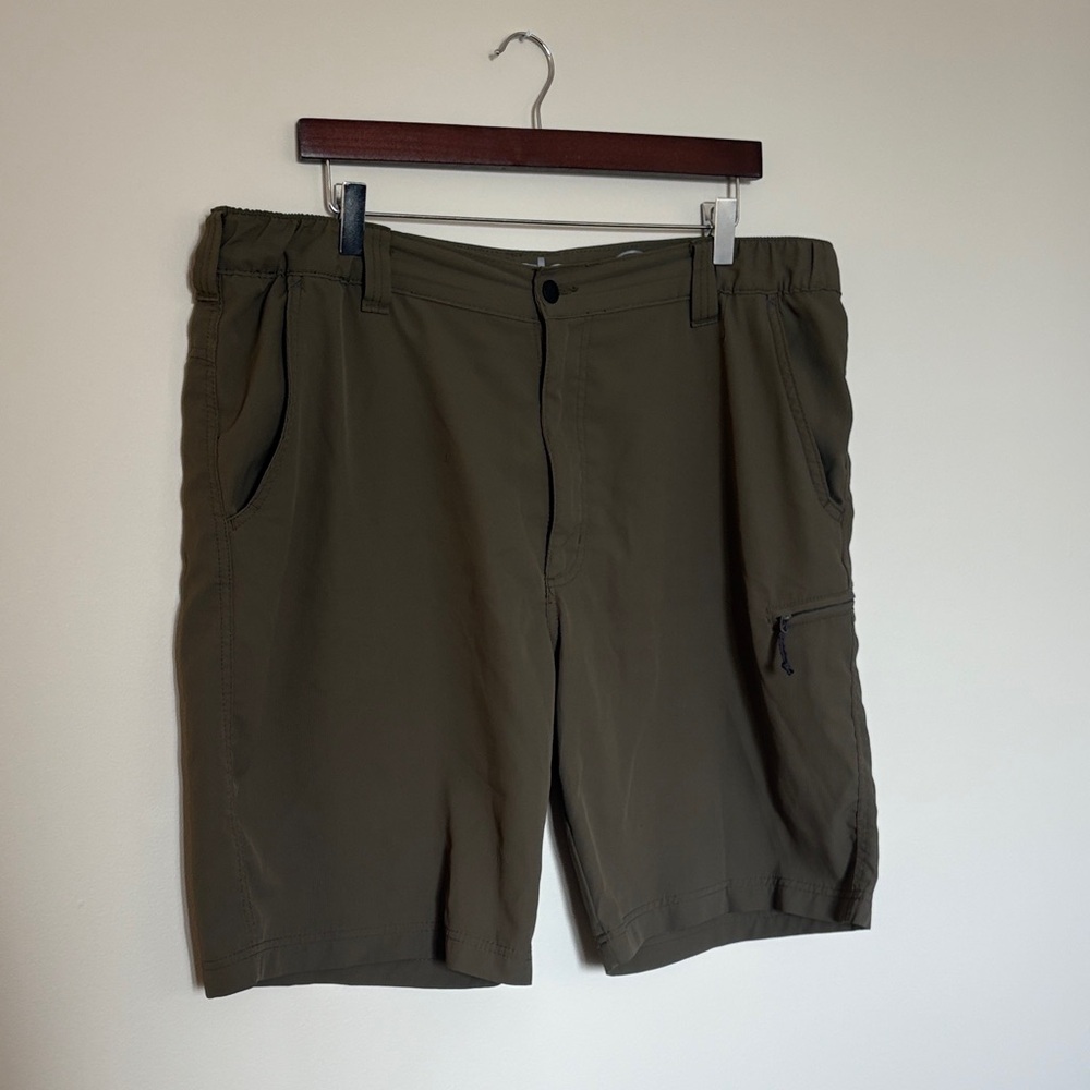 Green Wrangler Shorts Size 38